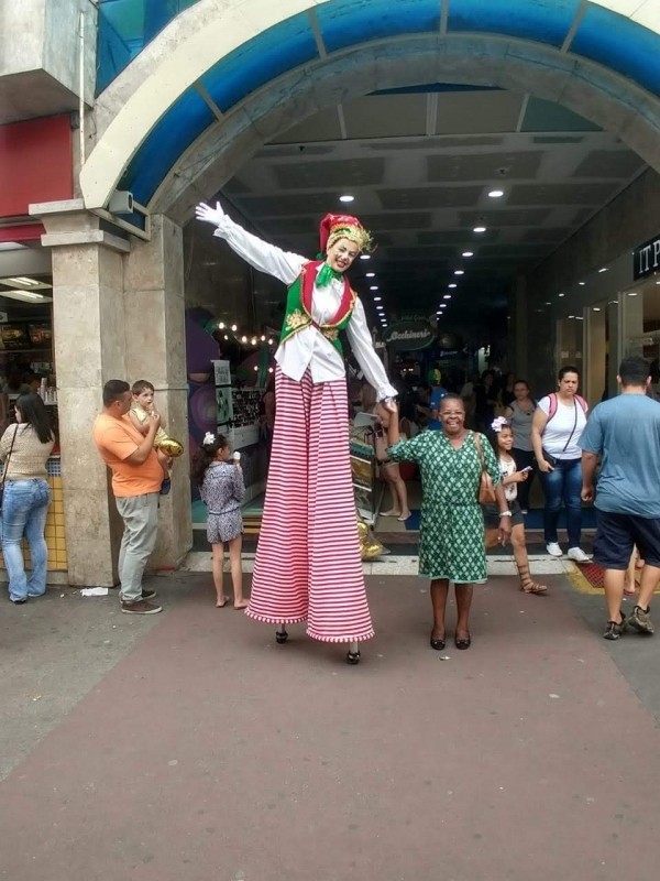 Evento Circense com Contorcionista Valores Ubatuba - Evento Circense com Malabarismo